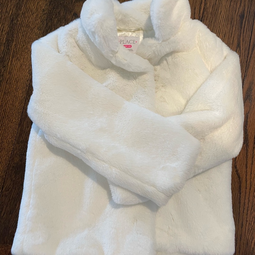 Children’s place girls white fur jacket size 7/8 - Picture 3 of 3